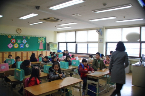 설렘 반, 긴장 반 초등학교 입학식