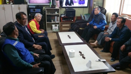 군내면장 관내 경로당 방문