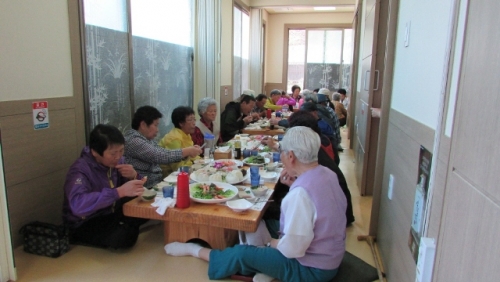 생선회마당, 포천시 독거 어르신 100명 무료식사 대접 