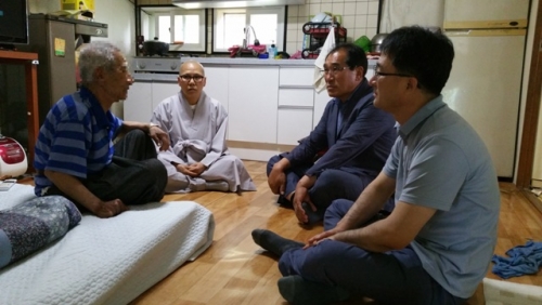 군내면, 관내 소외계층에 후원물품 전달