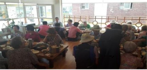 등심퐁당 샤브퐁당, 지역 어르신을 위한 따뜻한 나눔 실천