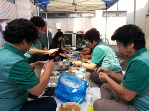 영북면 새마을부녀회, 사랑의 송편 만들어 전달