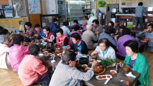 포천시북부희망복지센터, 소외어르신 외식행사 진행