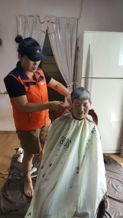 영북면 주민자치위원회, 이미용 봉사활동 실시