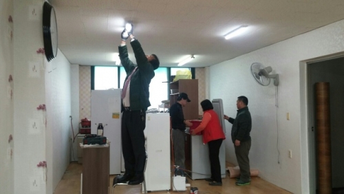 영북면 지역사회보장협의체, 도배․장판 봉사활동 펼쳐