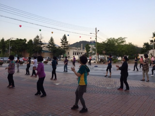 체육공원에서 누구나 즐겁게 운동해요!