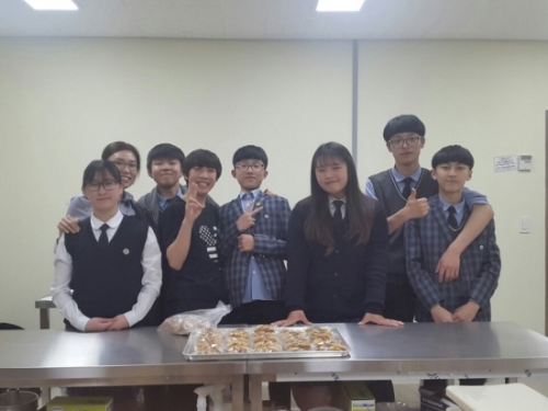 동남고등학교 자율 제과제빵 동아리, 중부희망복지센터에 제빵 후원