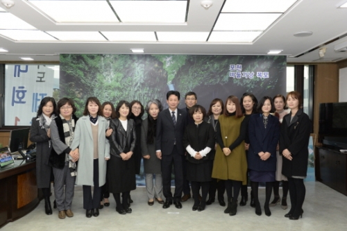 포천시, 국공립 어린이집 위탁계약증서 전달