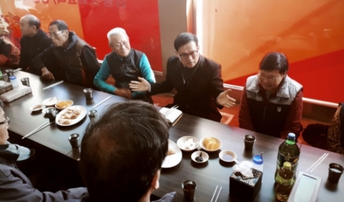 포천시 이동면장, 동절기 경로당 방문해 소통행정 펼쳐 
