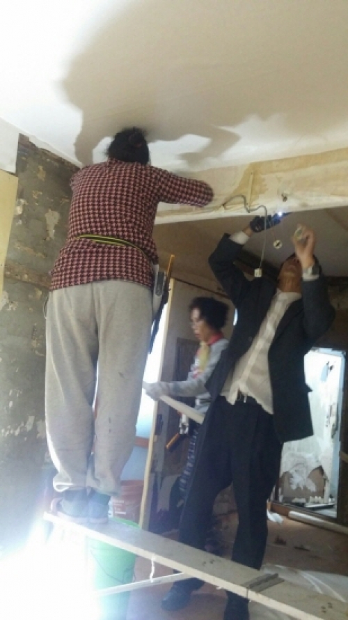 포천시 영북면 지역사회보장협의체, 저소득가정 도배․장판 봉사펼쳐