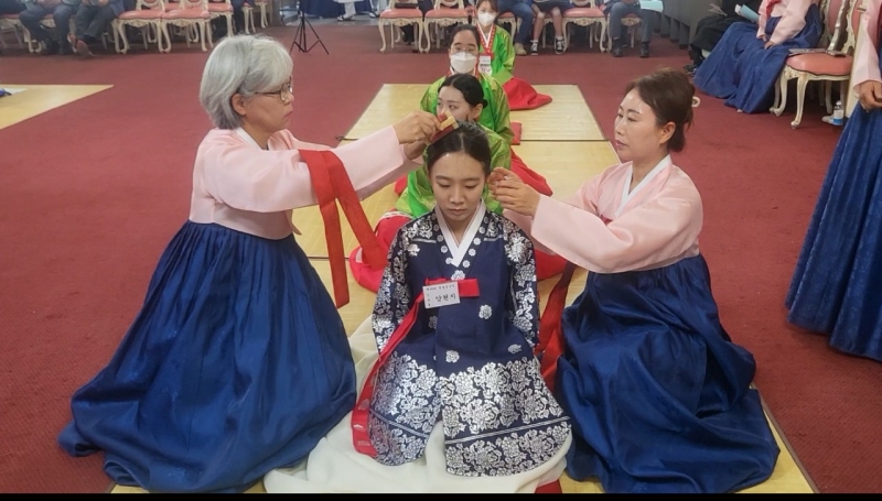 이제 성년(成年)이 된 그대, 축복과 영광이 함께 하라!