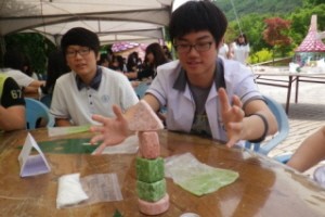 창동고 학생들의 허브비누만들기체험 현장
