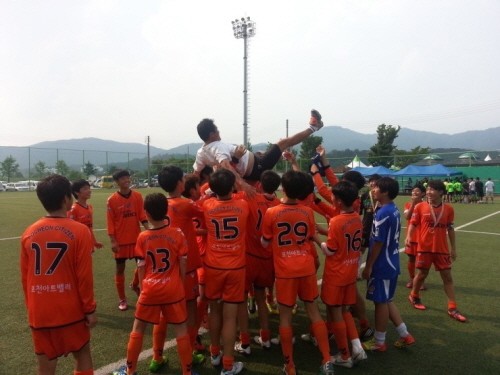 포천시민축구단U-15 창단 1년 만에 첫 우승!