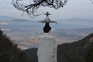 궁예왕이 닥나무를 심고 숨어 살았던 금주산