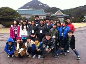 일동도서관 관내 학생들과 청와대 견학 다녀와