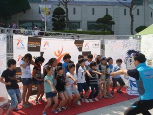 영중면민 300여명 포천 세계대학태권도선수권대회 개회식 참석