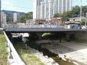 포천동 “ 생태관찰로에 불볕더위 막아주는 그늘막 설치