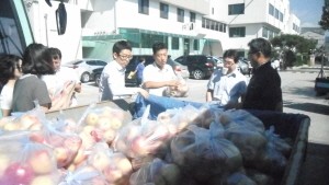 태풍피해사과농가 “ 낙과 팔아주기 운동 ” 실시